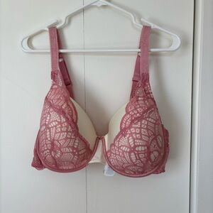 🎉4/30$🎉 Delicate Pink and Cream Lace Bra with Underwire✨